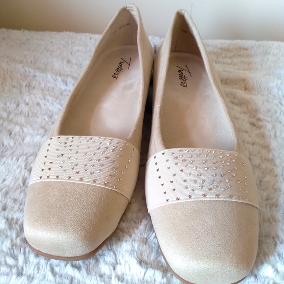 Trotters Samantha Ballet Flat - Picture 2 of 7